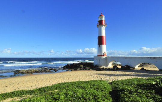 Turista morre após afogamento na praia de Itapuã