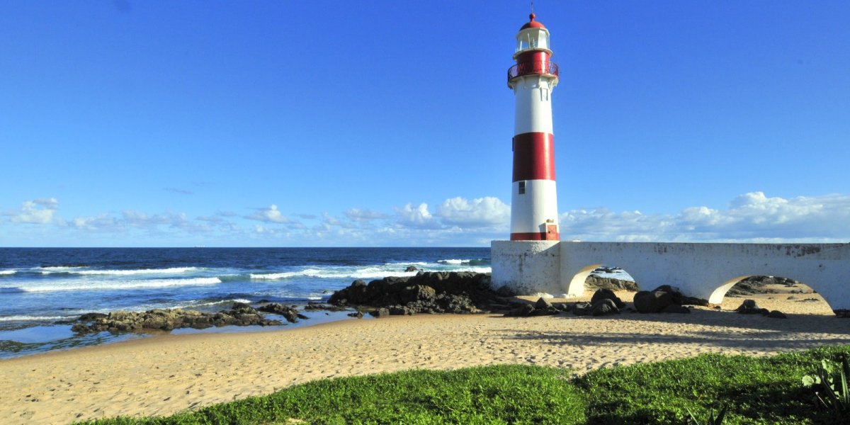 Turista morre após afogamento na praia de Itapuã