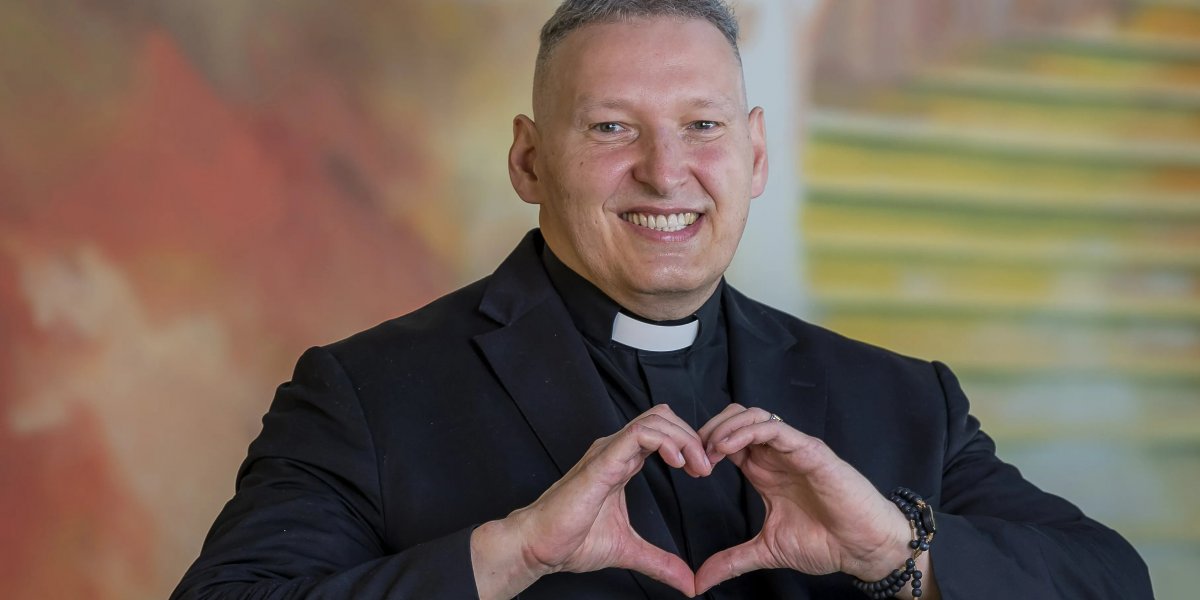 Padre Marcelo Rossi conta segredo para manter seu físico notável