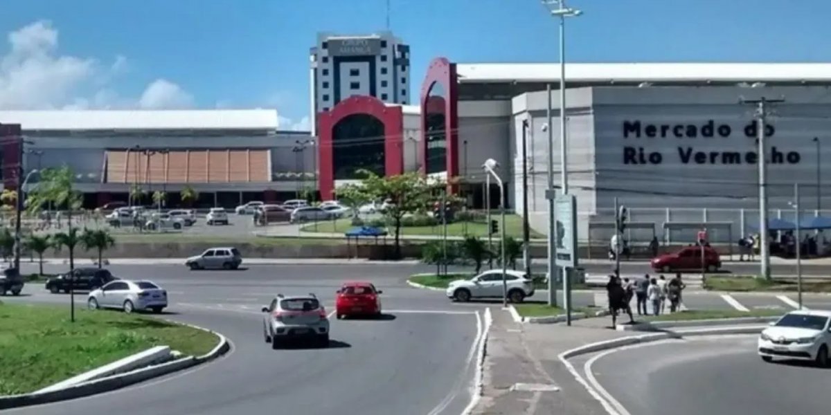 Avenida Juracy Magalhães tem retorno bloqueado; saiba mais