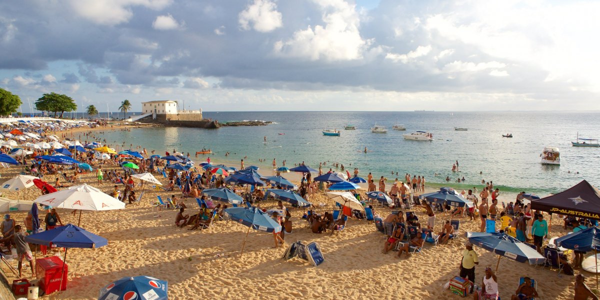 Mais de 30 praias estão impróprias para banho em Salvador neste fim de semana