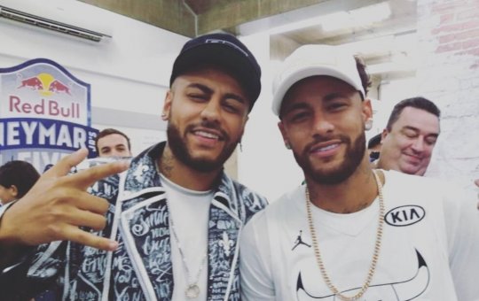 Sósia de Neymar causa confusão e é entrevistado por emissora de TV mexicana