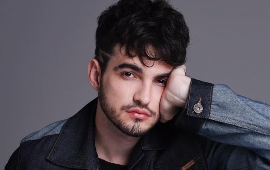 Jão assume relacionamento com produtor; confira