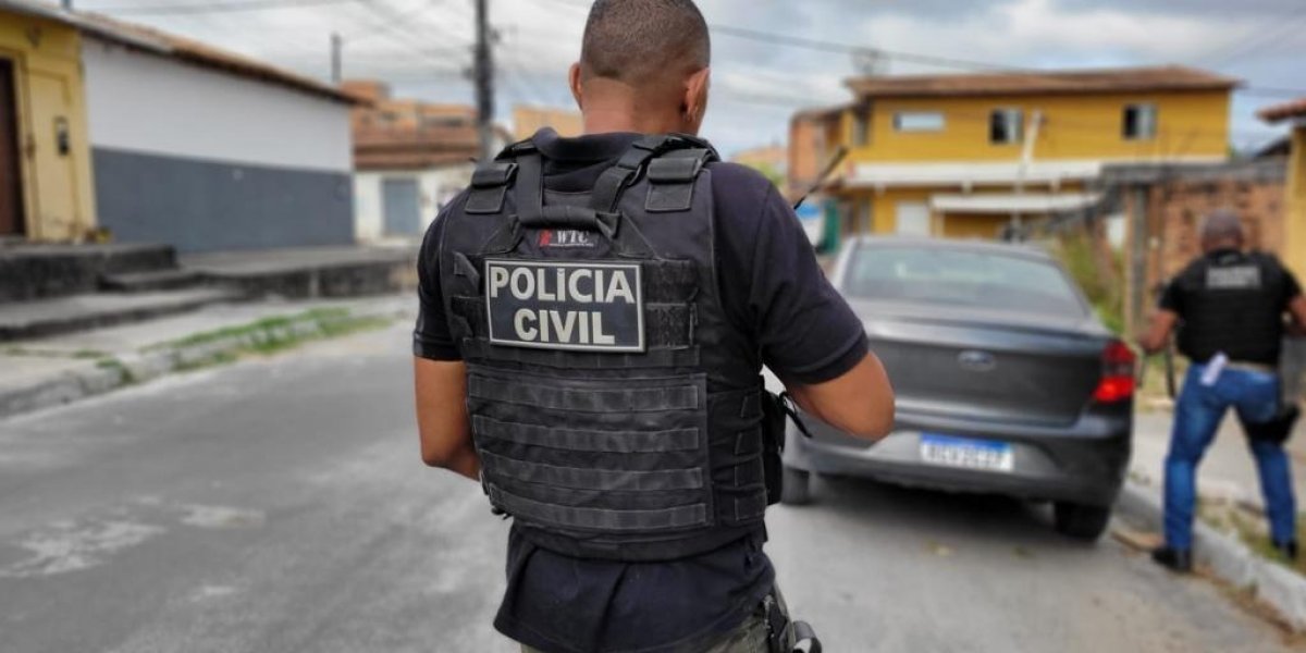 Mulher suspeita de manter idoso em cárcere privado é presa no interior da Bahia