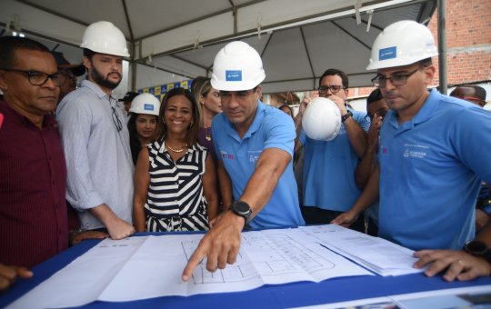 Prefeitura inicia reconstrução de escola municipal no Lobato