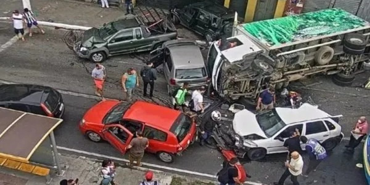 Acidente no Rio de Janeiro deixa sete pessoas feridas