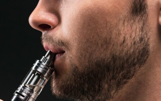 Estudo aponta malefícios do uso de cigarro eletrônico