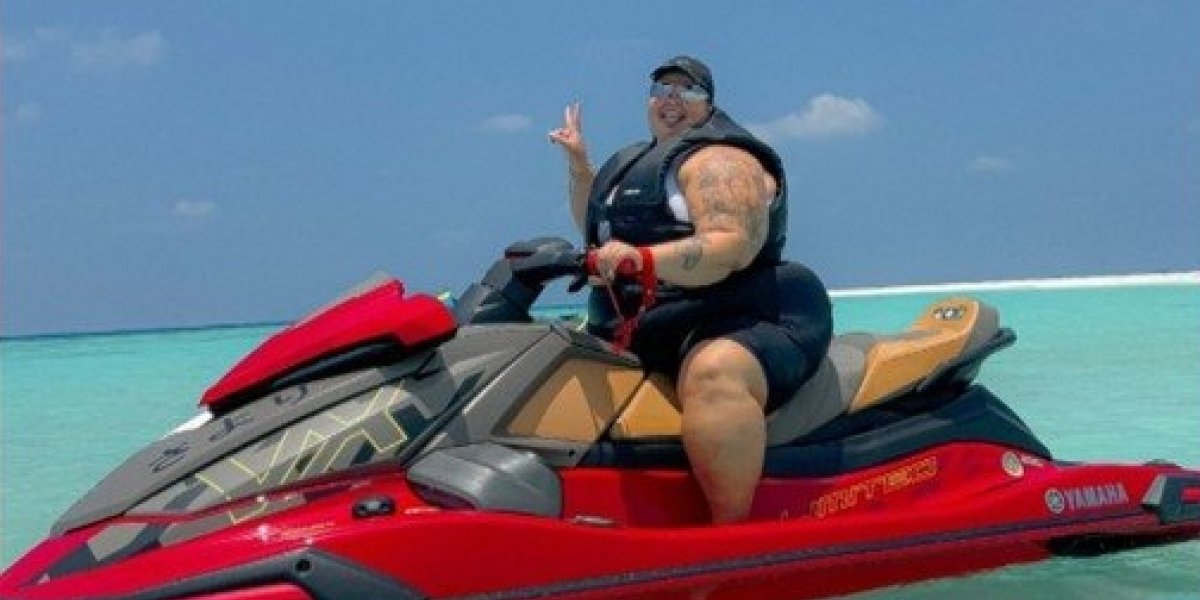 Thais Carla desabafa sobre olhares intimidadores em viagem à Maldivas