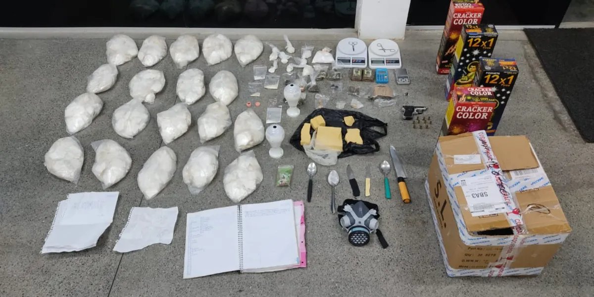 Mulher é presa suspeita de tráfico de drogas em Ipiaú