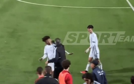 Treinador de seleção sub-20 agride jogadores durante amistoso