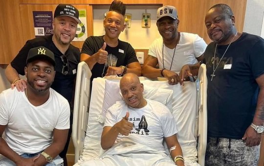 Vocalista do grupo molejo está internado em estado grave no RJ