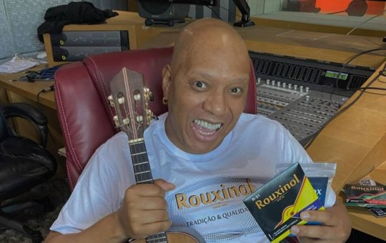 Anderson Leonardo acorda após estado de inconsciência e canta em hospital