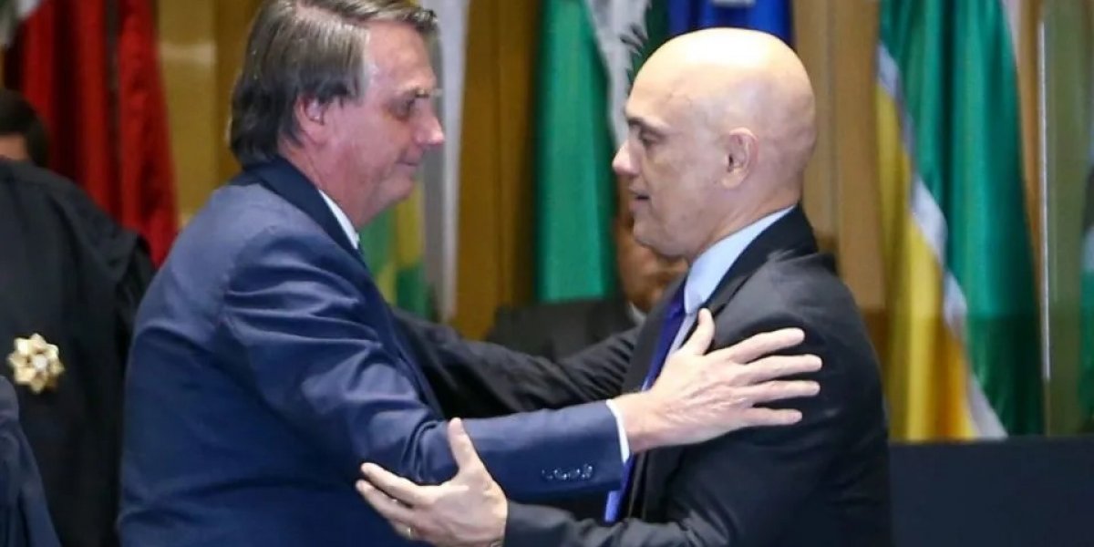 Moraes dá 48 horas para Bolsonaro explicar ida à embaixada