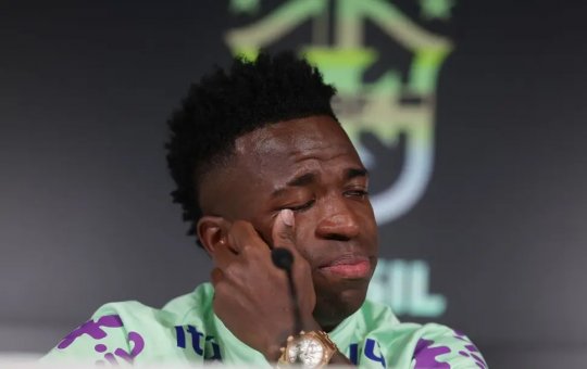 Ex-Goleiro do Paraguai ataca Vinicius Junior com post homofóbico