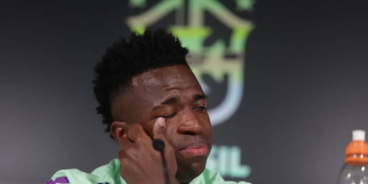 Ex-Goleiro do Paraguai ataca Vinicius Junior com post homofóbico