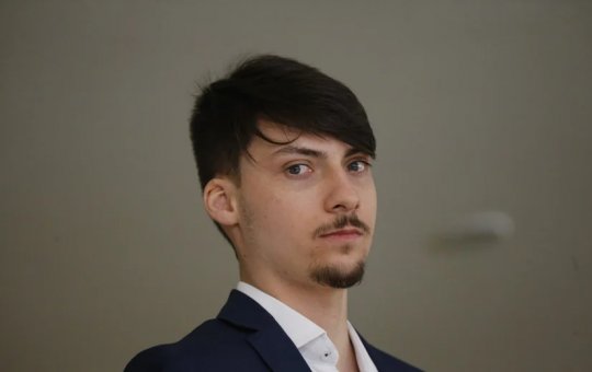 Jair Renan vira réu por lavagem de dinheiro