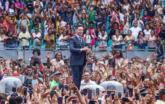 Bispo Bruno Leonardo anuncia data de evento na Fonte Nova