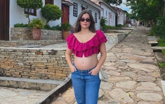 Influenciadora grávida morre vítima de dengue e bebê também não resiste