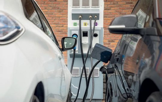 Ponto para recarga de carros elétricos será obrigatório em Salvador