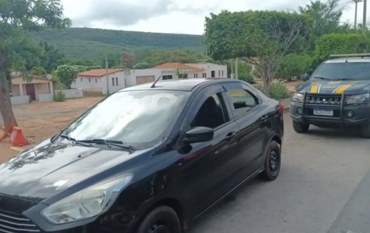Veículo clonado é apreendido por PRF