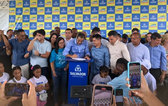 Bruno Reis assina ordem de construção da Arena Multiuso