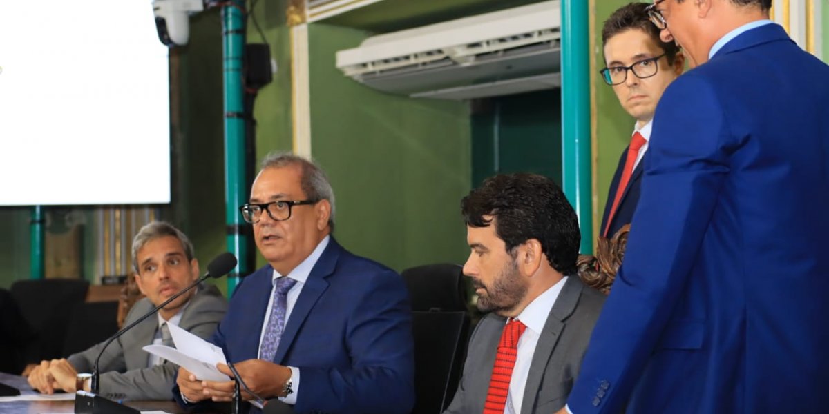 Carlos Muniz faz alerta sobre possível fechamento do Hospital Martagão Gesteira