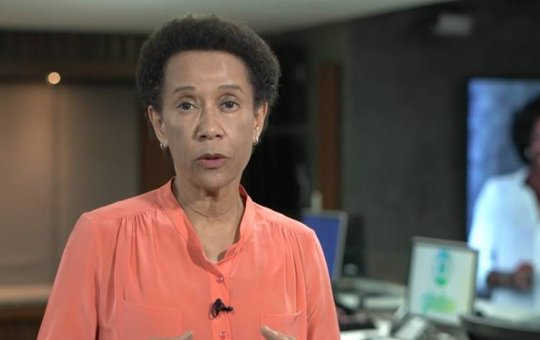 Jornalista da Globo relembra transplante que realizou e se emociona no JN