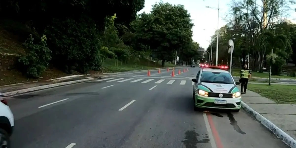 Após furtos de cabos, semáforos deixam de funcionar na Av. Garibaldi