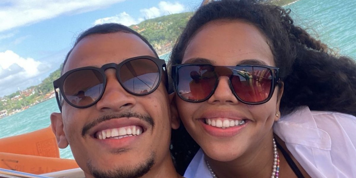 Pitel reencontra namorado após polêmicas