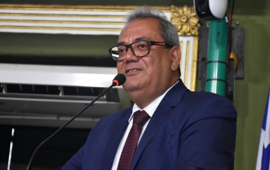 Carlos Muniz destaca a valorização de professores pela Câmara ao aprovar projeto