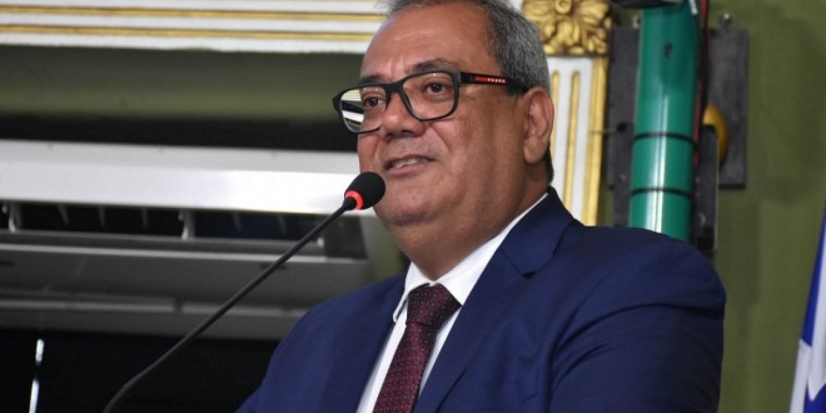 Carlos Muniz destaca a valorização de professores pela Câmara ao aprovar projeto