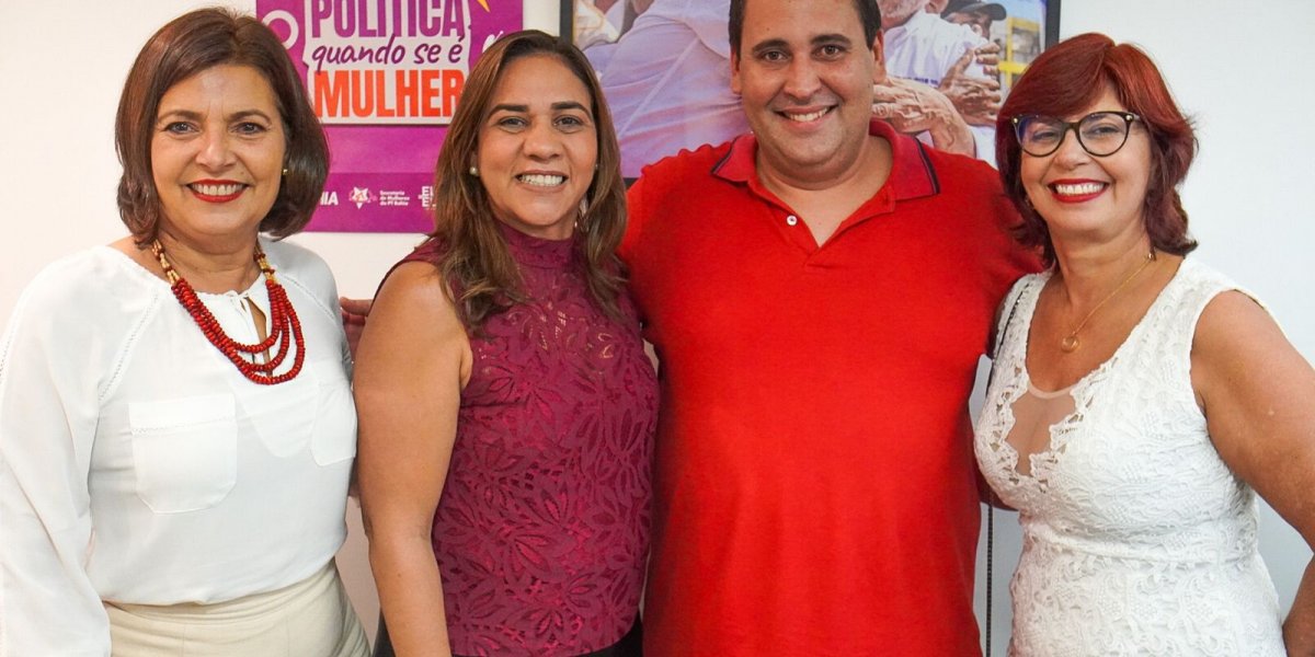 Adélia Pinheiro e Roberta Santana se filiam ao PT