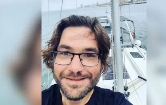 Homem preso por cortar fio de segurança de trabalhador morre na cadeia