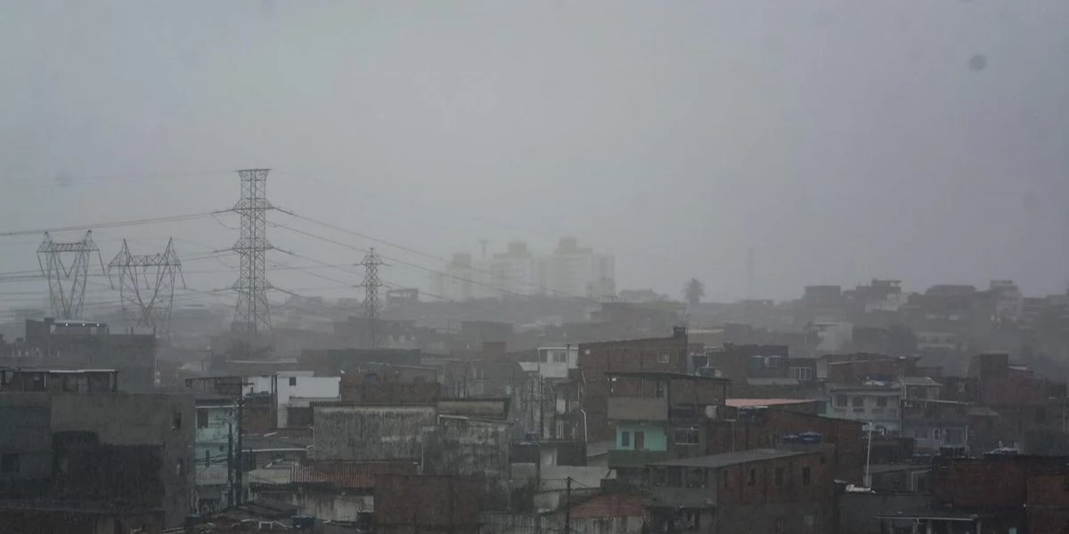 Quatro comunidades de Salvador entram em estado de alerta por conta de temporais