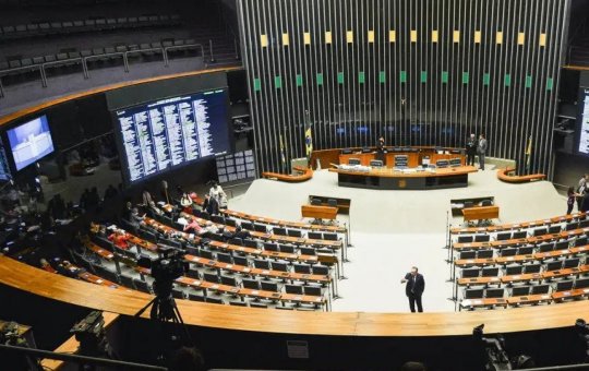 Veja como os deputados baianos votaram na prisão de Chiquinho Brasão