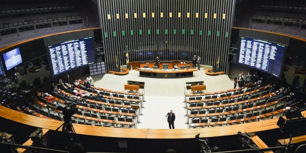 Veja como os deputados baianos votaram na prisão de Chiquinho Brasão
