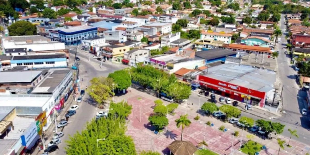 Falta de respeito? Dias D'Ávila aprova reajuste de R$ 0,46 para professores