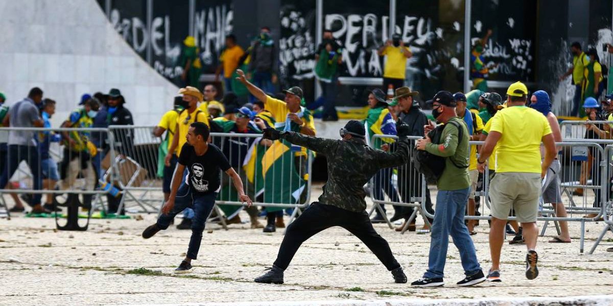 Homem preso em atos golpistas volta a ser custodiado na Bahia