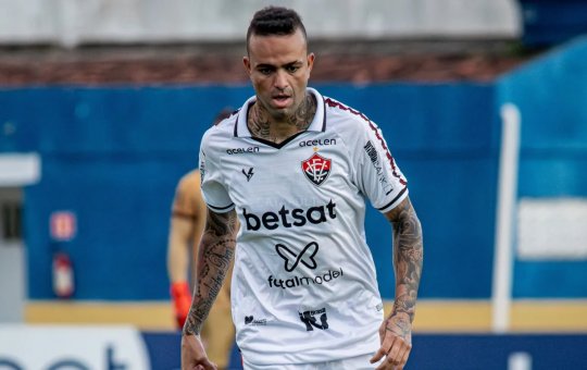 Luan rescinde contrato com Vitória após seis jogos disputados
