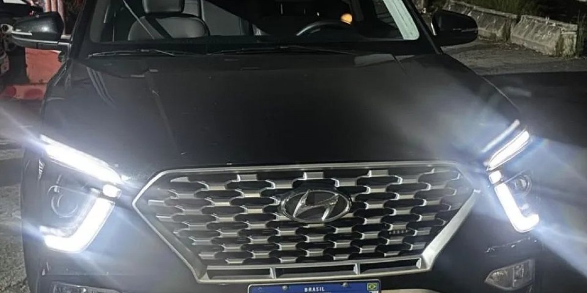 Polícia Militar recupera carro roubado em bairro de Salvador