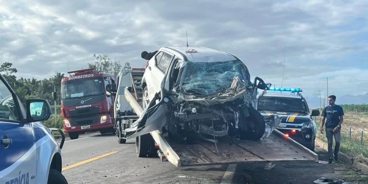 Acidente entre dois carros e um caminhão deixam três mortos no Sul da Bahia