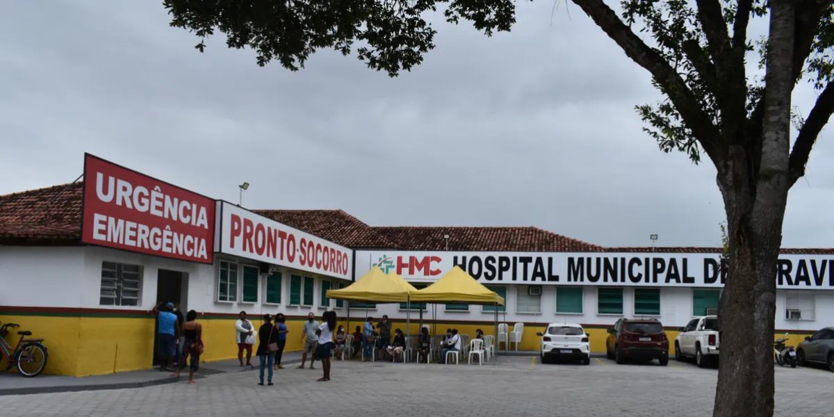 Homem em motocicleta colide com vaca na BR-418