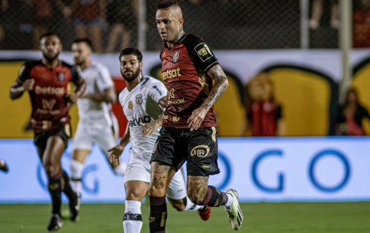 Condé explica a recisão com o meia Luan