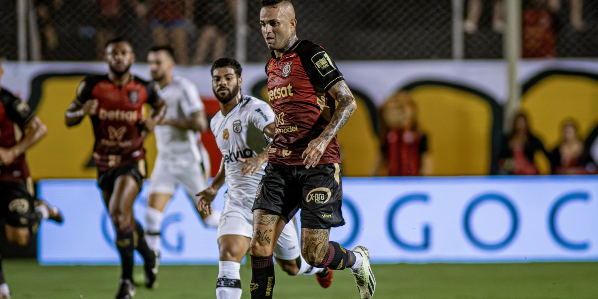 Condé explica a recisão com o meia Luan