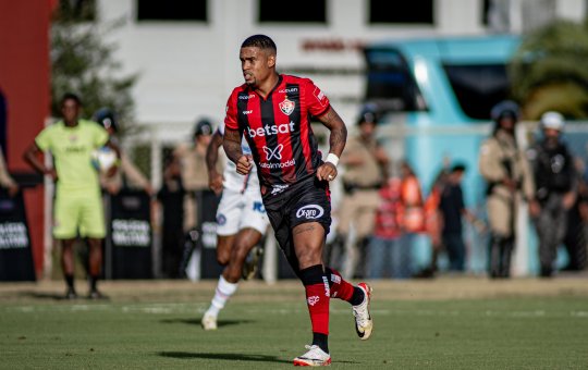 Condé defende atacante bastante criticado pela torcida