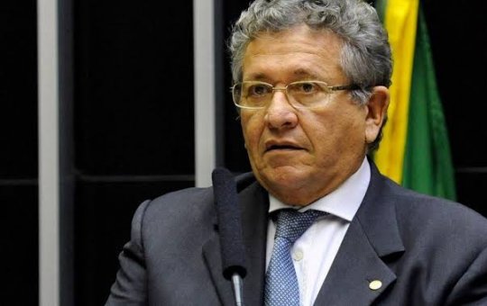 Luiz Caetano comenta desejo de uma 'Camaçari melhor' durante coletiva