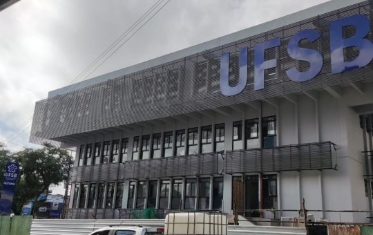 Homem é detido em flagrante ao se passar por professor em universidade na Bahia