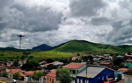Funerária contratada por prefeitura do interior coloca serragem dentro de caixão