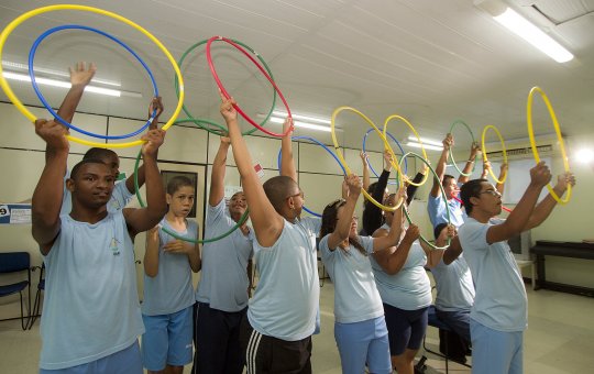 Parceria entre Apae e Arena Fonte Nova promove visita guiada com autistas