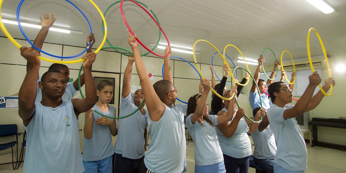 Parceria entre Apae e Arena Fonte Nova promove visita guiada com autistas